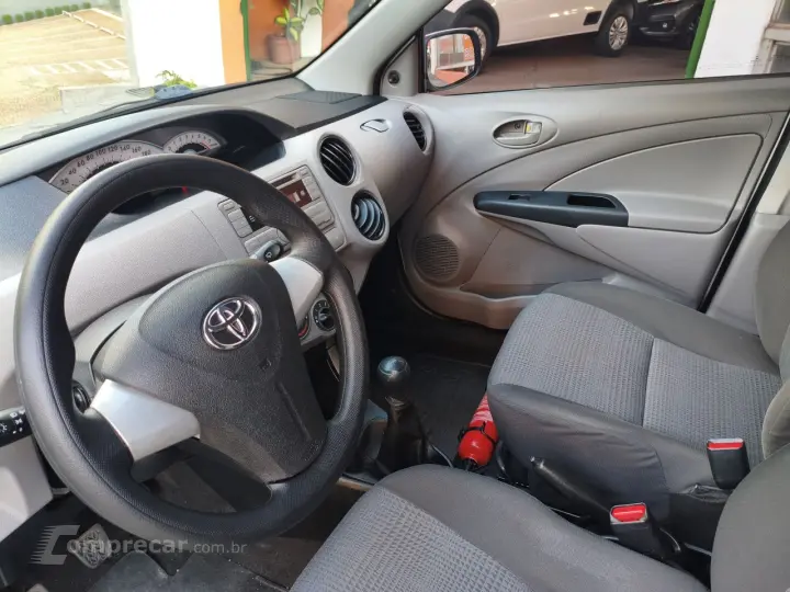 Etios Hatch 1.3 16V 4P FLEX XS