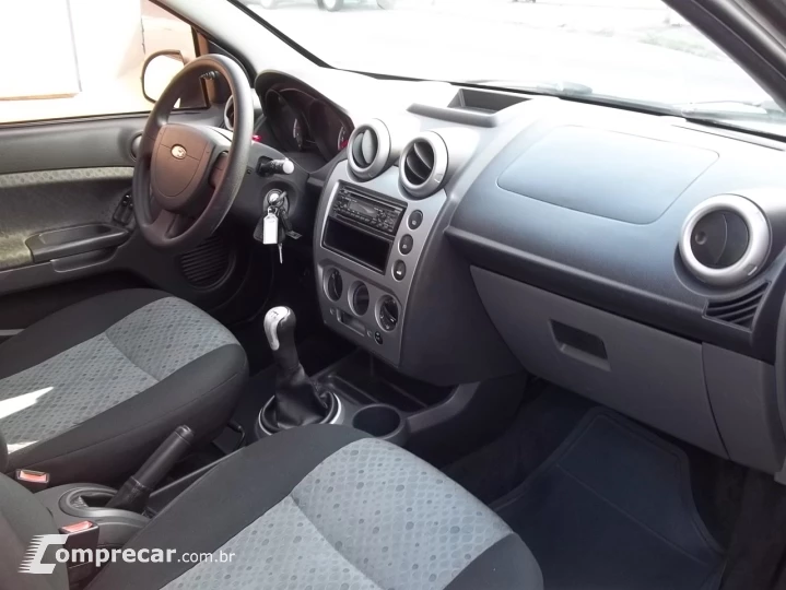 FIESTA 1.6 MPI Class Hatch 8V