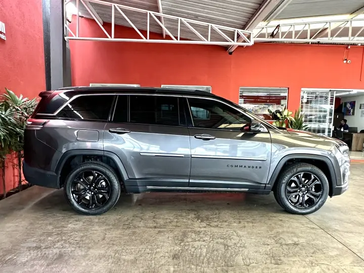 COMMANDER 1.3 T270 TURBO FLEX LIMITED AT6