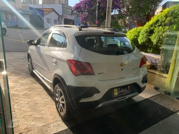 ÔNIX ACTIVE 1.4 AUTOMÁTICO