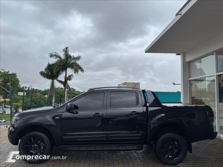 RANGER 2.2 Black 4X2 CD 16V