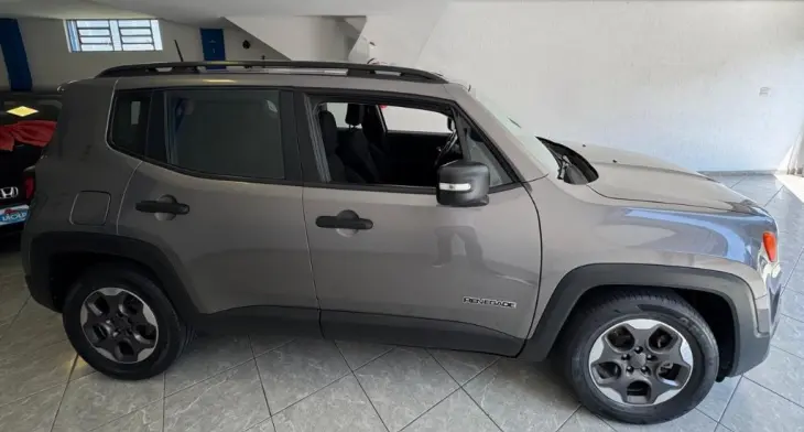 Renegade Sport 1.8 4x2 Flex 16V Aut.