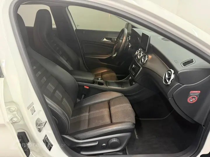 GLA 200 Advance 1.6/1.6 TB 16V Flex Aut.