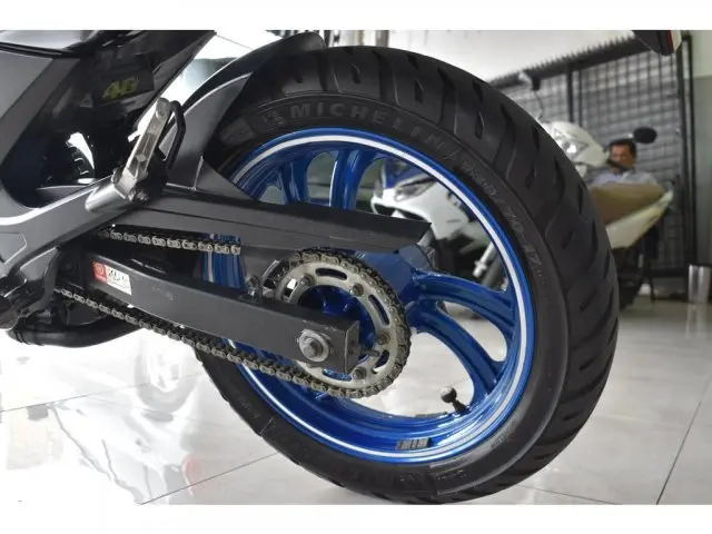 YS 250 FAZER - Street