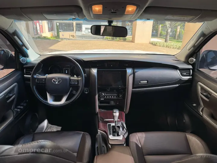 HILUX SW4 2.7 SRV 7 Lugares 4X2 16V