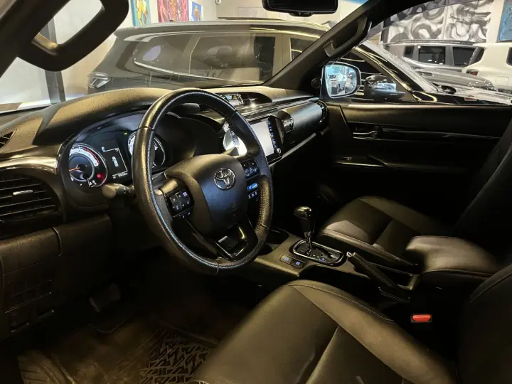 Hilux Caminhonete 2.8 16V SRX 50 ANOS 4X4 TURBO DIESEL CABIN
