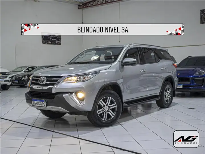 HILUX SW4 2.7 SRV 7 Lugares 4X2 16V