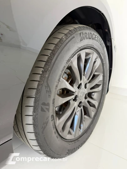 AZERA 3.3 MPFI GLS Sedan V6 24V