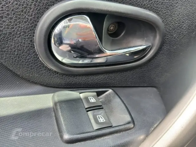 SANDERO - 1.6 EXPRESSION 8V 4P MANUAL