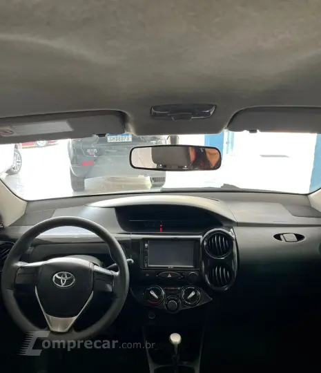 ETIOS 1.5 XS Sedan 16V