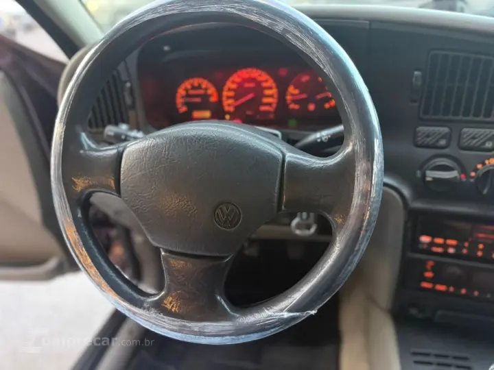 LOGUS 1.8 GLS 8V ÁLCOOL 2P MANUAL