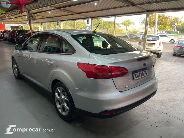 Focus Sedan 2.0 16V 4P FLEX SE POWERSHIFT AUTOMÁTICO