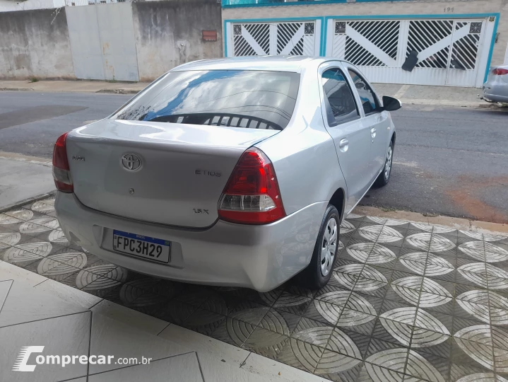 ETIOS 1.5 XLS Sedan 16V