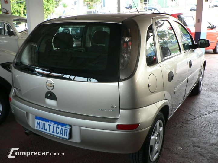 CORSA 1.4 MPFI Maxx Sedan 8V