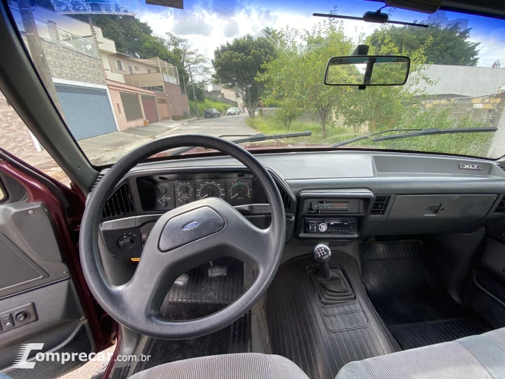 F-1000 2.5 XLT 4X2 CS 8V Turbo