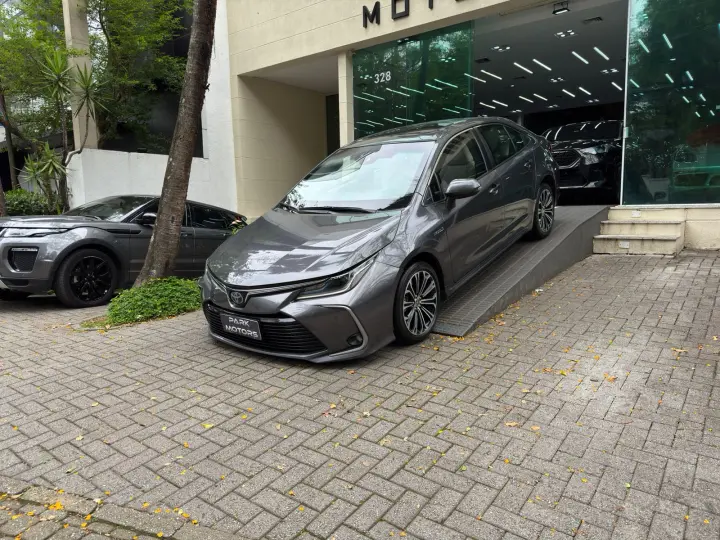 COROLLA 1.8 VVT-I Hybrid Altis Premium