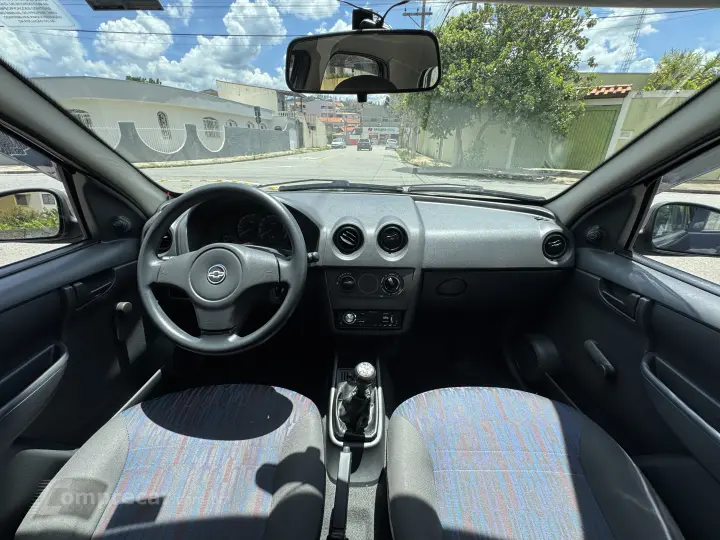 CELTA 1.0 MPFI Life 8V