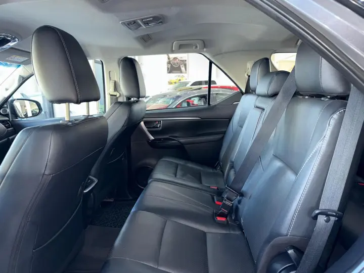 HILUX SW4 2.8 D-4d Turbo SRX 7L 4X4