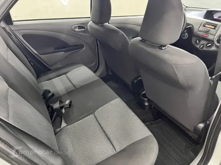 ETIOS 1.5 XLS Sedan 16V