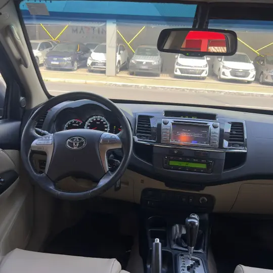 Hilux SW4 SRV D4-D 4x4 3.0 TDI Dies. Aut