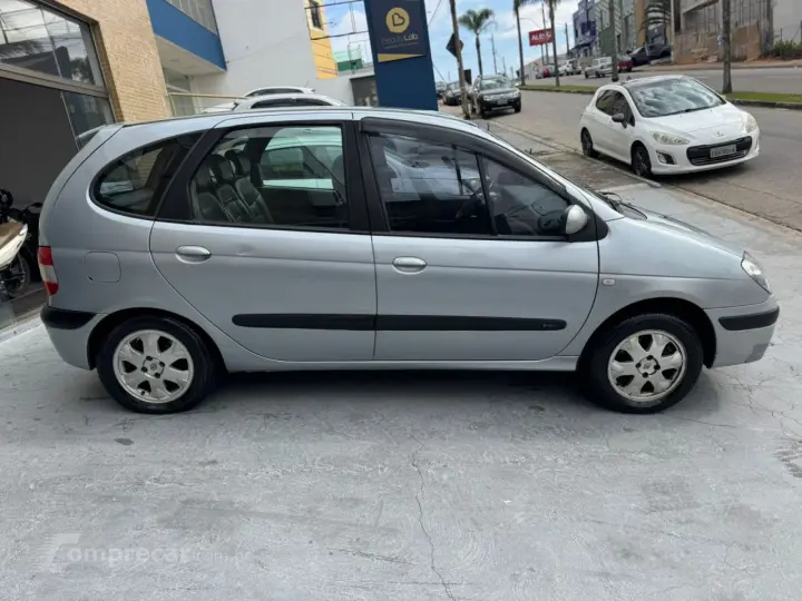 Scénic RXE/ Privilège 2.0 16V 5p Mec.