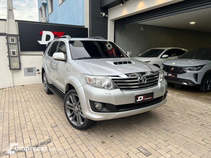 HILUX SW4 3.0 SRV 4X4 7 Lugares 16V Turbo Intercooler