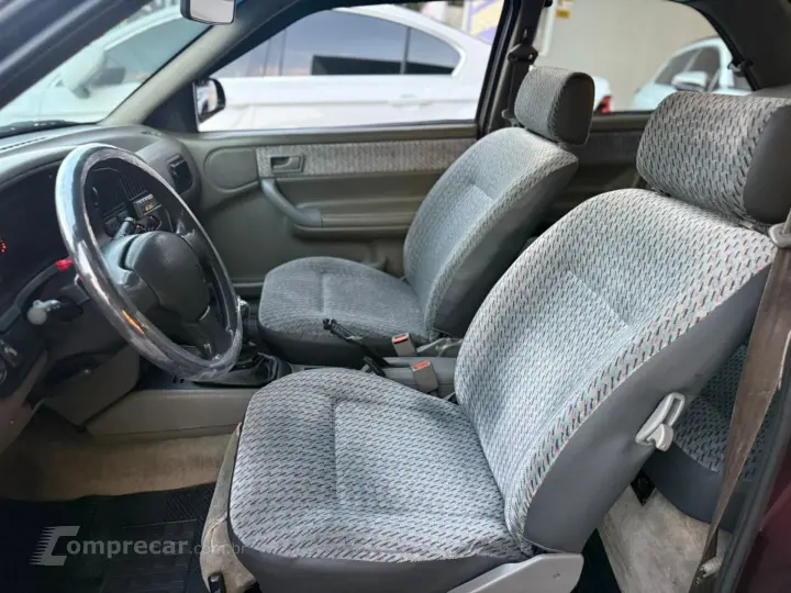 LOGUS 1.8 GLS 8V ÁLCOOL 2P MANUAL