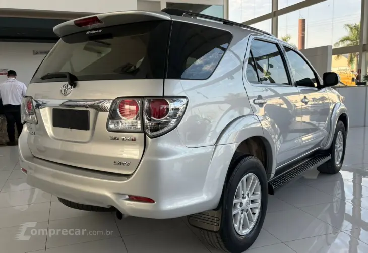 Hilux SW4 SRV 3.0 4X4 (7 Lugares)