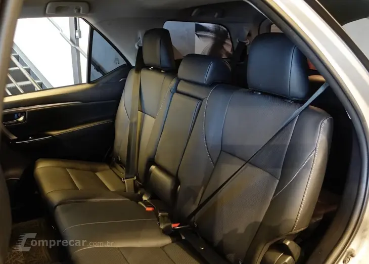 Hilux SW4 2.8 16V 4P SRX PLATINUM 4X4 7 LUGARES TURBO DIESEL