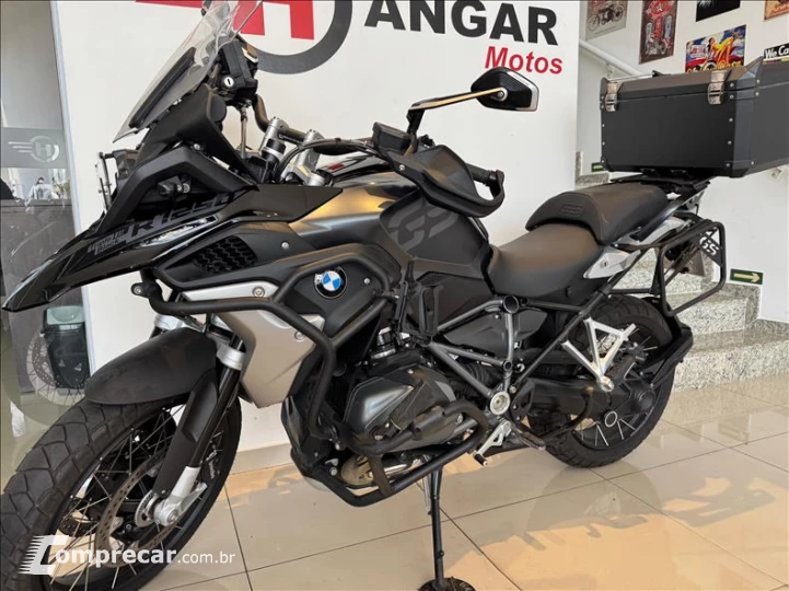 R 1250 GS TRIPLE BLACK