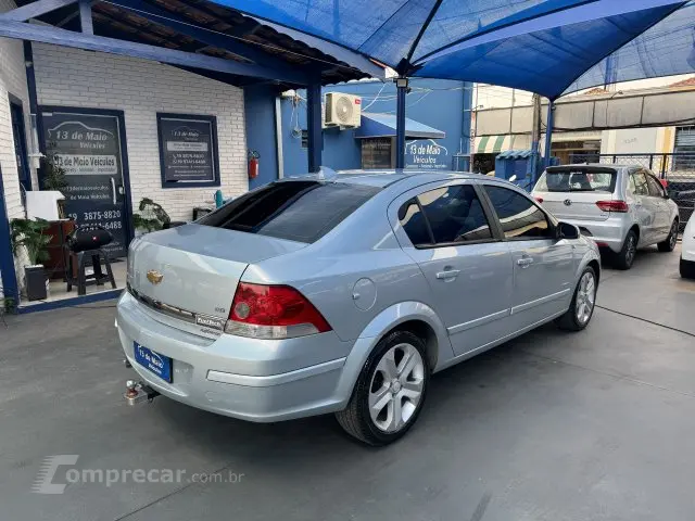 VECTRA SEDAN - 2.0 MPFI ELEGANCE 8V 4P MANUAL