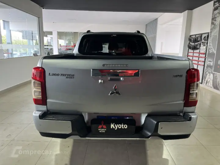 L200 TRITON 2.4 16V Turbo Sport HPE CD 4X4