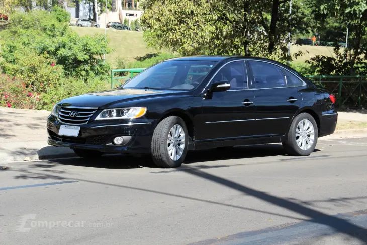 AZERA 3.3 MPFI GLS Sedan V6 24V