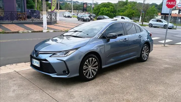 COROLLA 1.8 VVT-I Hybrid Altis Premium