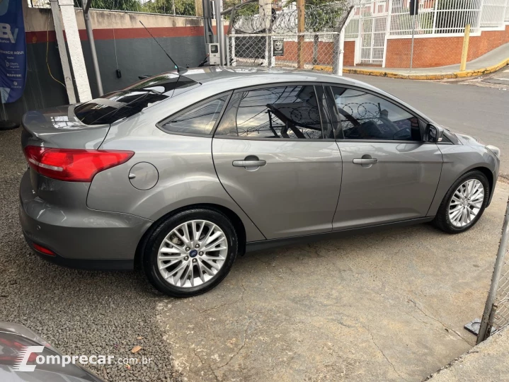 Focus Sedan 2.0 16V 4P FLEX SE POWERSHIFT AUTOMÁTICO