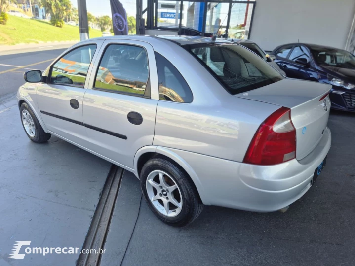 Corsa Sedan 1.0 MPFI 8V 71cv 4p