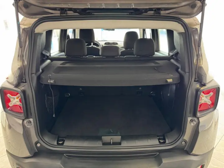 Renegade Sport 1.8 4x2 Flex 16V Aut.