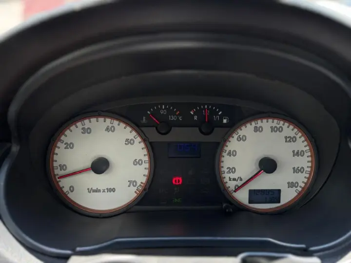 Gol 1000 Mi 16V/ Ouro 4p