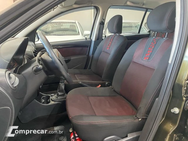 SANDERO - 1.6 STEPWAY 8V 4P MANUAL