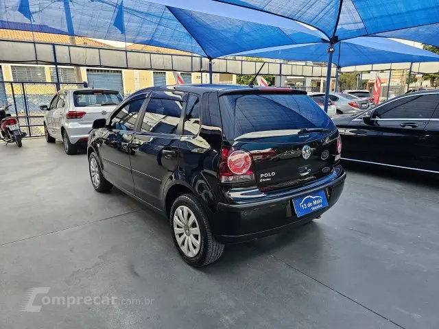 POLO - 1.6 MI 8V E- 4P MANUAL