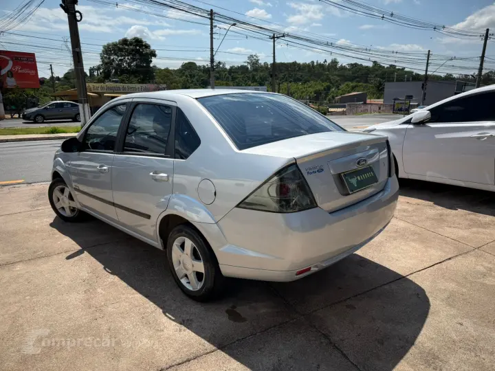 FIESTA 1.6 MPI Class Sedan 8V