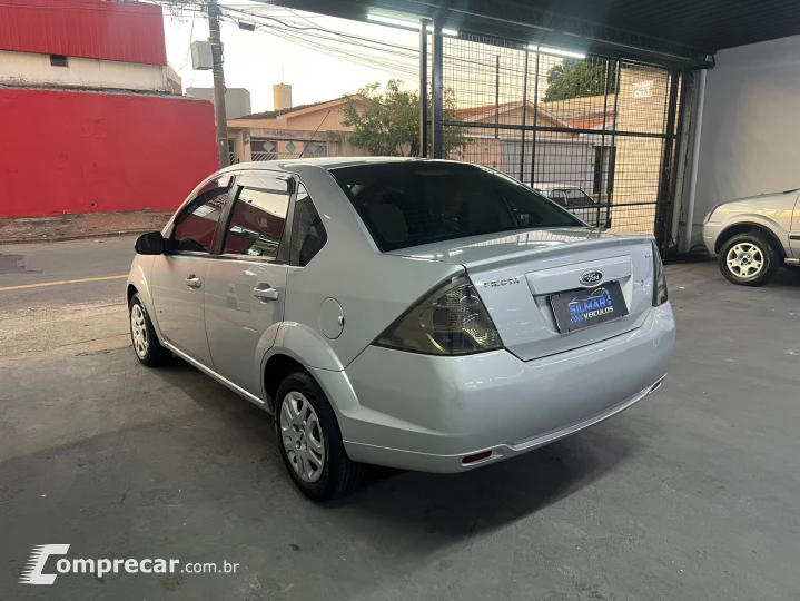 FIESTA 1.6 Rocam SE Sedan 8V