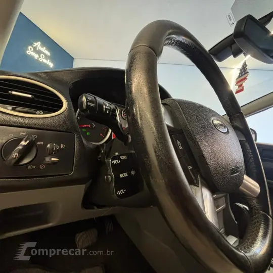 Focus Sedan 2.0 16V/2.0 16V Flex 4p Aut.