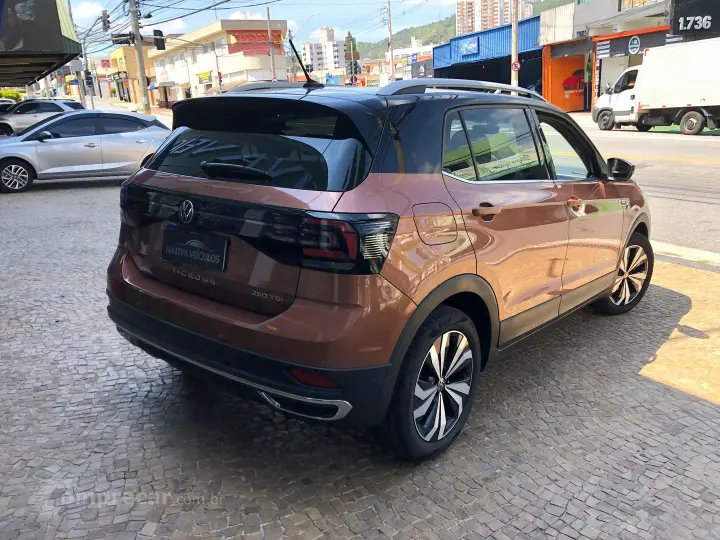 T-Cross 1.4 250 Tsi Total Flex Highline Automático