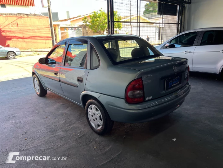 CORSA 1.6 MPFI Classic Sedan 8V