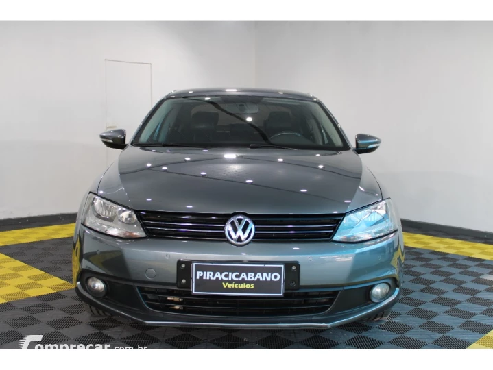 JETTA 2.0 COMFORTLINE FLEX 4P TIPTRONIC