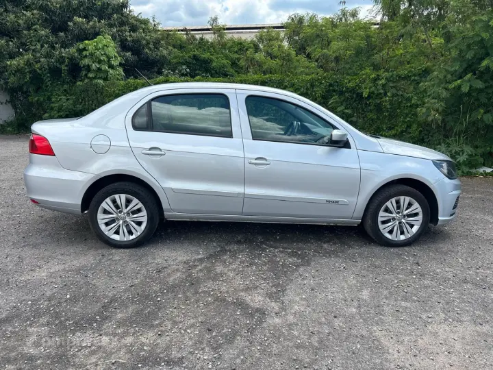 VOYAGE 1.0 12V MPI Totalflex