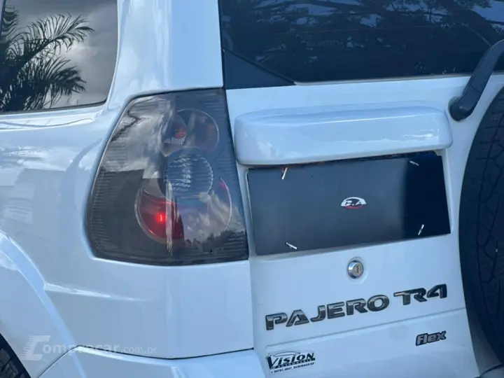 PAJERO TR4 2.0 4X2 16V 140CV FLEX 4P AUTOMÁTICO