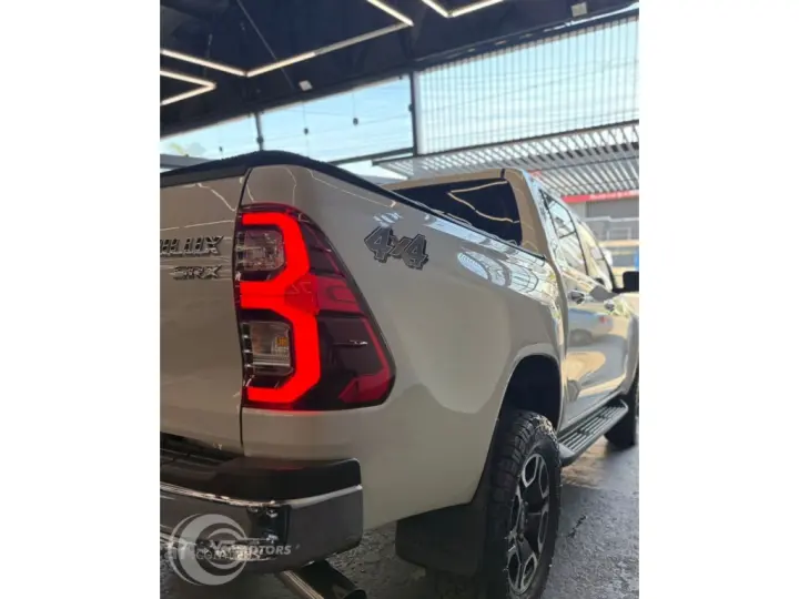HILUX 2.8 D-4D TURBO DIESEL CD SRX 4X4 AUTOMÁTICO