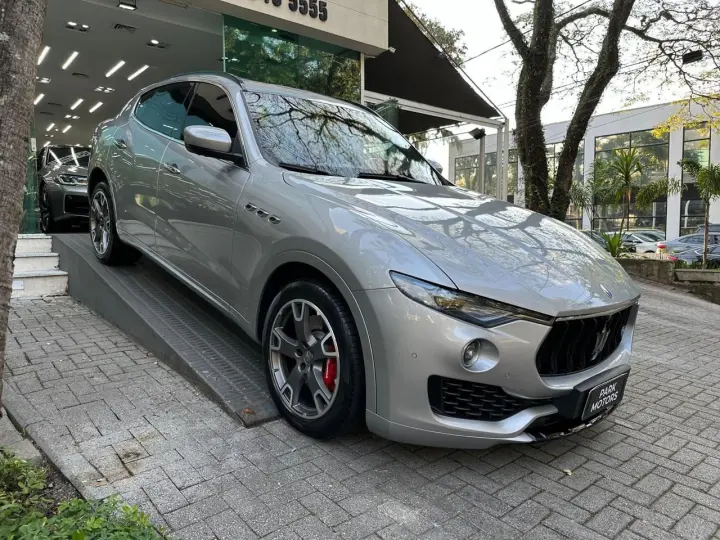 LEVANTE 3.0 V6 Turbo S Q4